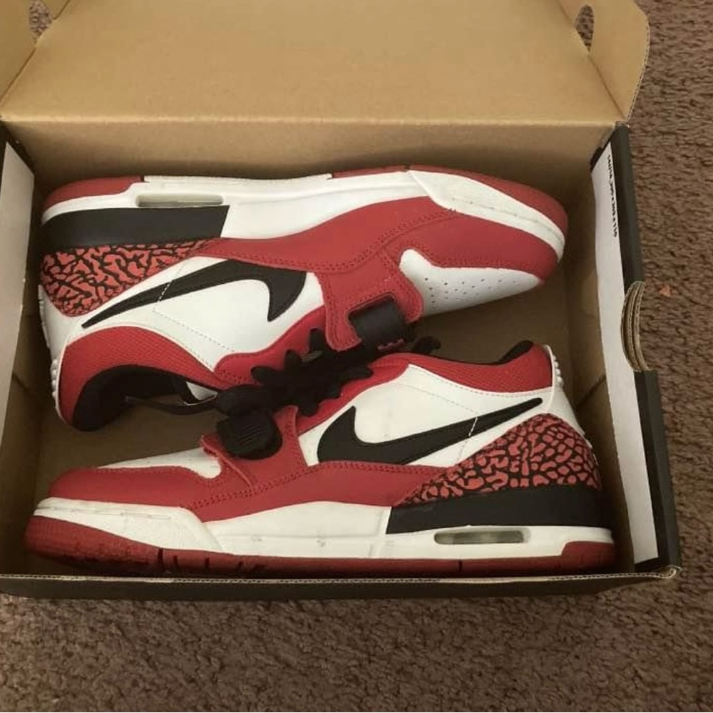 Jordan Nike legacy 312 low (GS) Kids Red and Black Sneakers